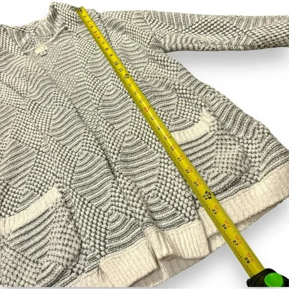 A New Day Cozy Gray and White Geometric Pattern Print Relaxed Fit Open Cardigan - Picture 12 of 16
